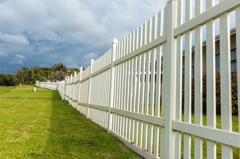 Vinyl Fence Styles For Florida Homes